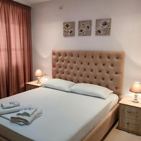 Villa 29 Sarande Bagian luar foto