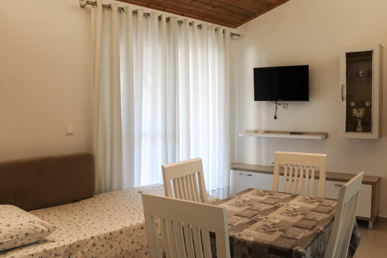 Villa 29 Sarande Bagian luar foto