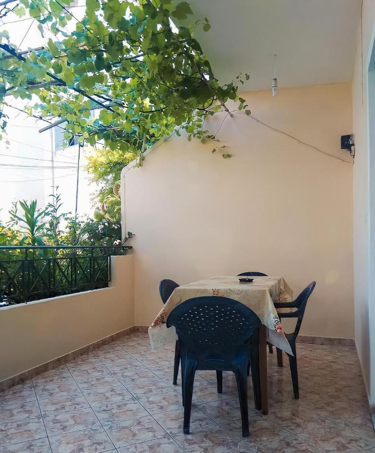 Villa 29 Sarande Bagian luar foto